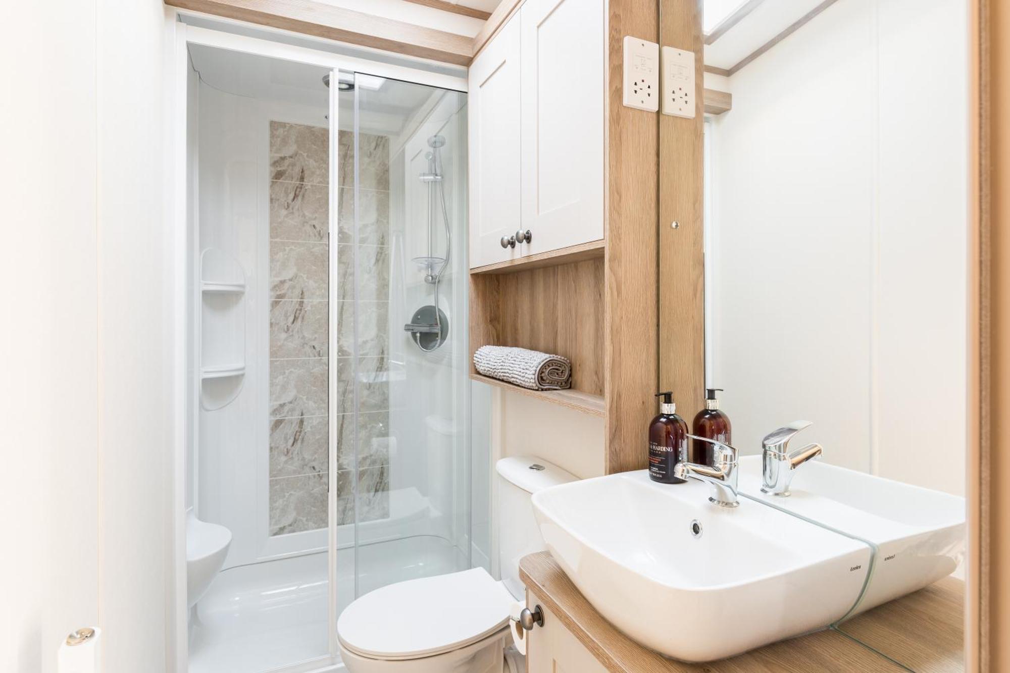 Reeds View Holiday Lodge South Cerney Ngoại thất bức ảnh