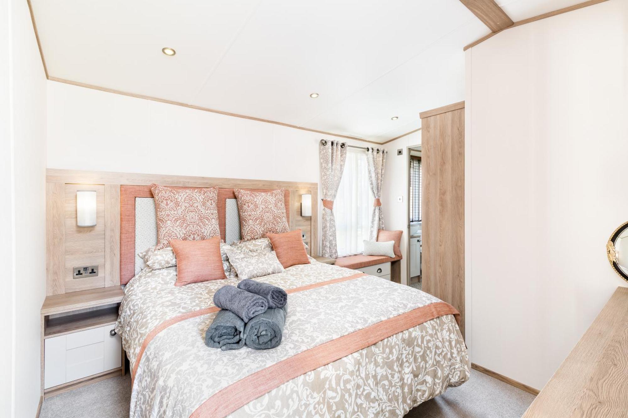 Reeds View Holiday Lodge South Cerney Ngoại thất bức ảnh