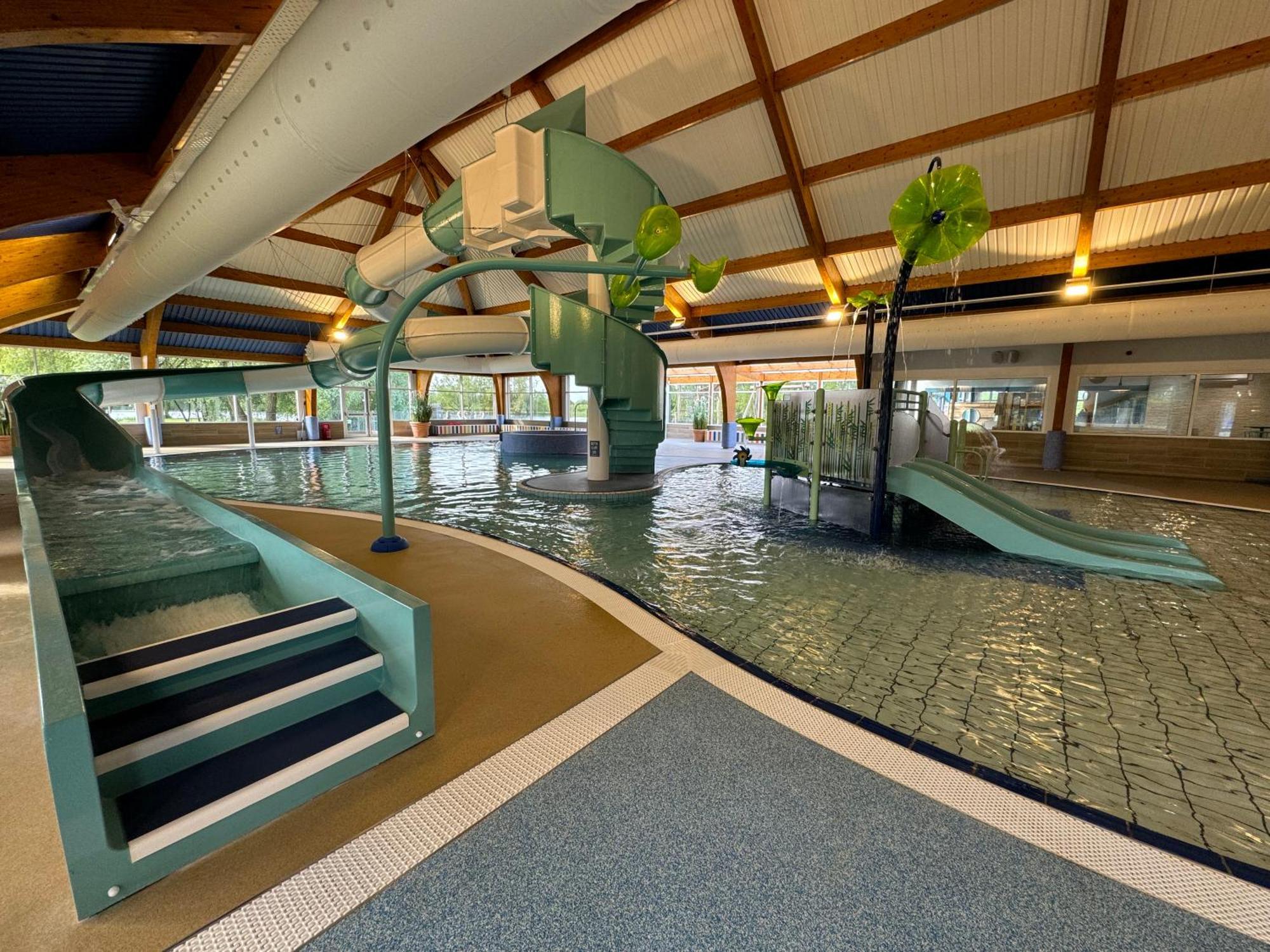 Reeds View Holiday Lodge South Cerney Ngoại thất bức ảnh